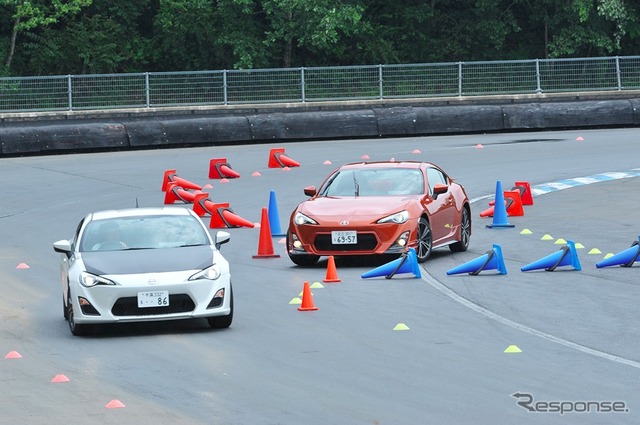 ネッツスポーツモデル試乗会のようす