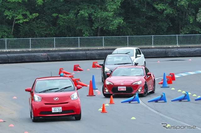 ネッツスポーツモデル試乗会のようす