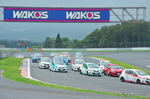 ヴィッツレース関東シリーズ第3戦のようす