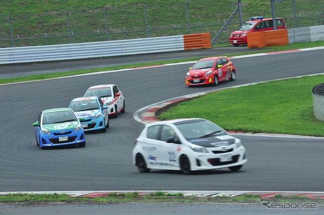 ヴィッツレース関東シリーズ第3戦のようす
