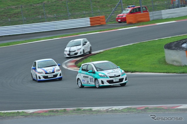 ヴィッツレース関東シリーズ第3戦のようす