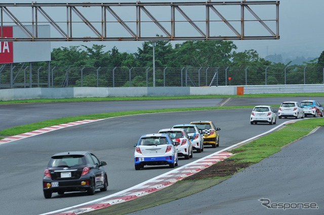 ヴィッツレース関東シリーズ第3戦のようす
