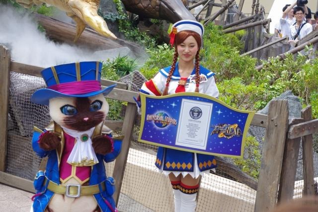 黄金に輝くリオレイア希少種、等身大サイズでUSJに現る!ギネス記録にも認定