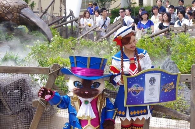 黄金に輝くリオレイア希少種、等身大サイズでUSJに現る!ギネス記録にも認定