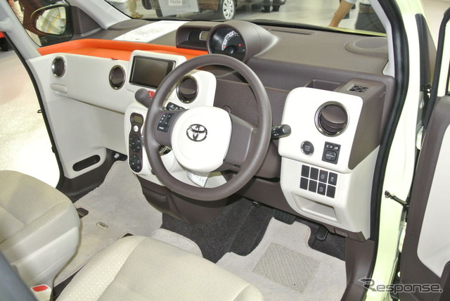 トヨタ 新型ポルテ 発表会