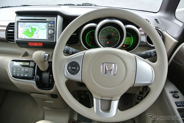 ホンダ N BOX + ツートンカラースタイル