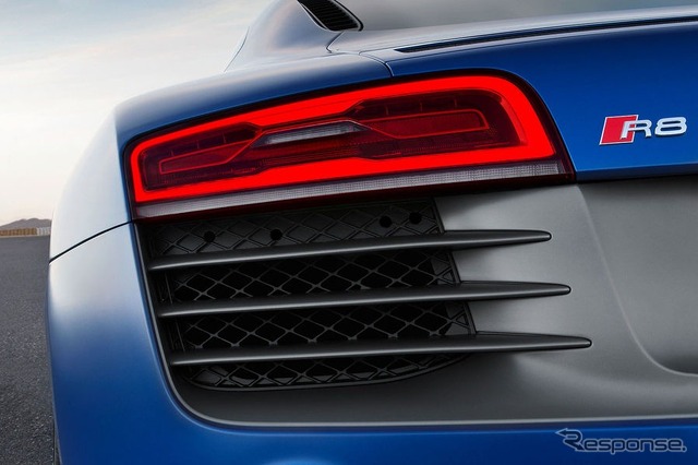 アウディR8の大幅改良モデル(R8 V10プラス)
