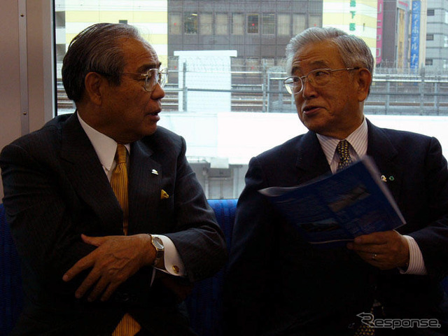 【ITS世界会議名古屋】豊田章一郎氏、あおなみ線を試乗する