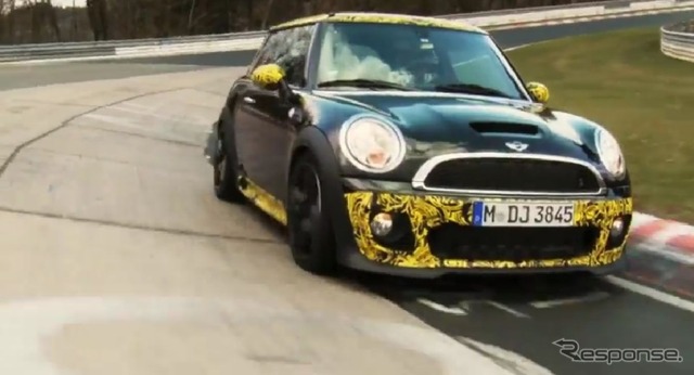 ドイツ・ニュルブルクリンクでタイムアタックを行うMINIジョンクーパーワークスGP