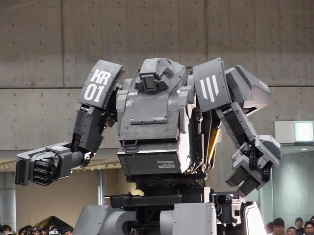 【ワンフェス2012夏】搭乗可能な巨大ロボット「クラタス」、幕張メッセに立つ！