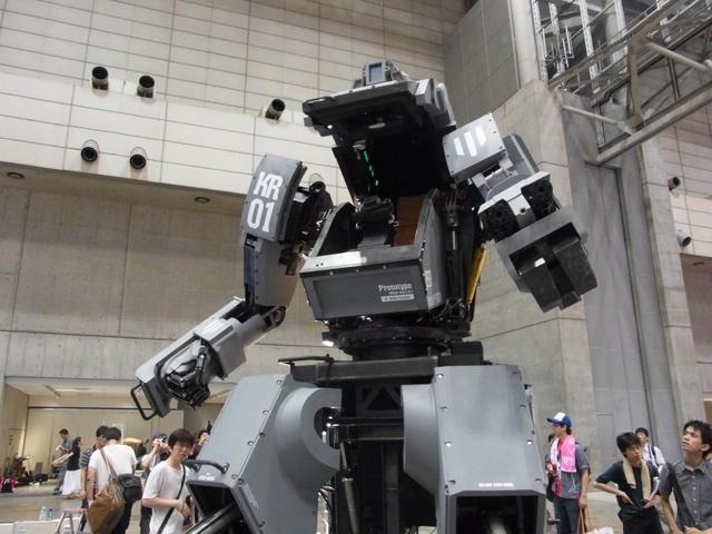 【ワンフェス2012夏】搭乗可能な巨大ロボット「クラタス」、幕張メッセに立つ！