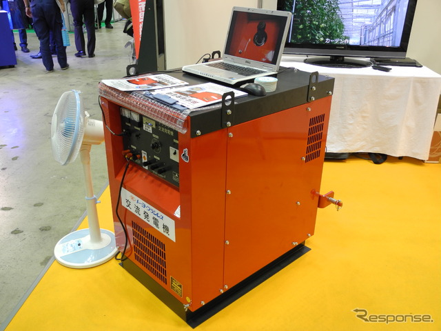 【植物工場展12】トラクターで駆動する発電機、生産追いつかず