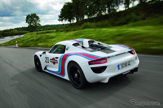 ポルシェ 918スパイダーのマルティーニカラー