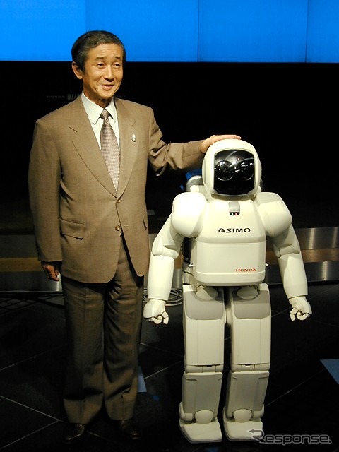 【踊る!! ホンダ】『ASIMO』の「i-WALK」コーナリングを見よ