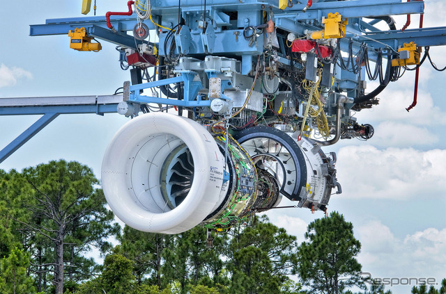 MRJに搭載予定のPW1200Gエンジン（地上テスト）。