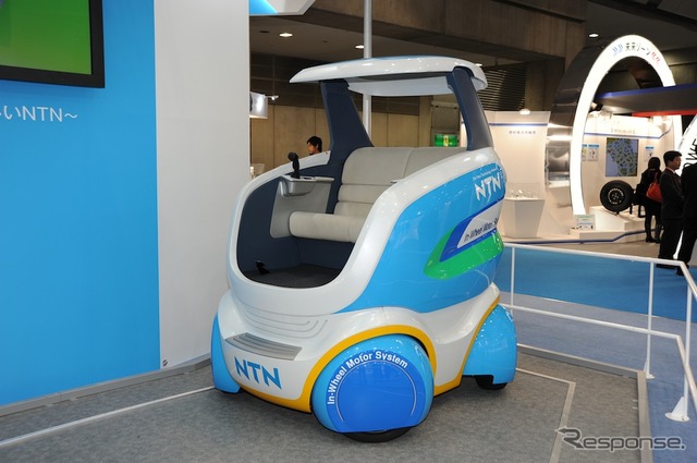 二人乗り4輪電動コミュータのコンセプトモデル Q'mo（キューモ）