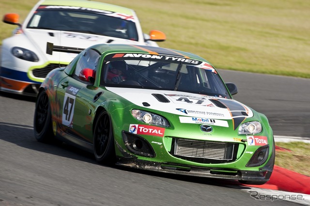 マツダロードスターの英国GT選手権参戦車両、MX-5 GT4