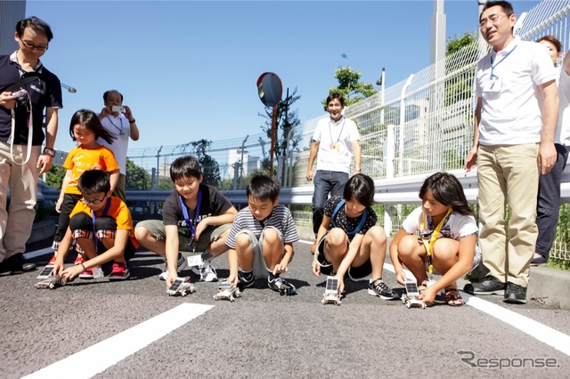スーパーハイブリッドカーになるまえの、ゴム&太陽光ハイブリッドカー、走行準備