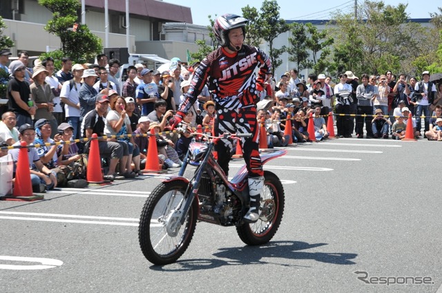 トライアル国際A級スーパークラスライダーの柴田暁選手