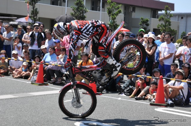 トライアル国際A級スーパークラスライダーの柴田暁選手