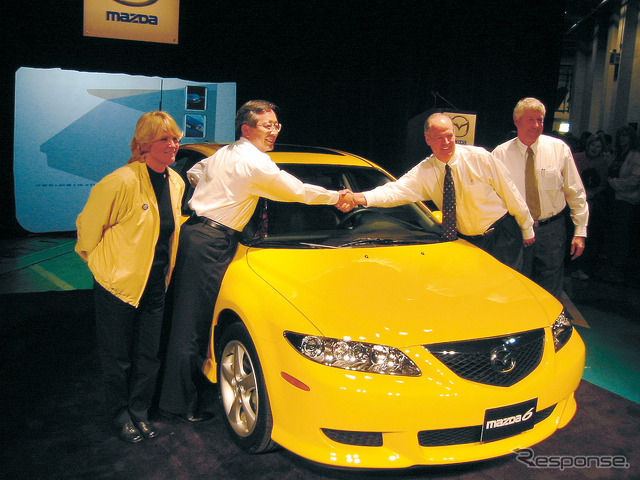 2002年10月にアテンザ（Mazda 6）が生産開始されたころのセレモニー