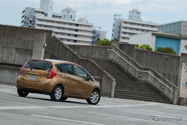 日産・ノート メダリスト