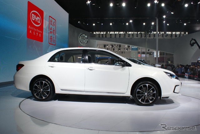 BYDオートの新型ハイブリッドセダン、Qin（北京モーターショー12）