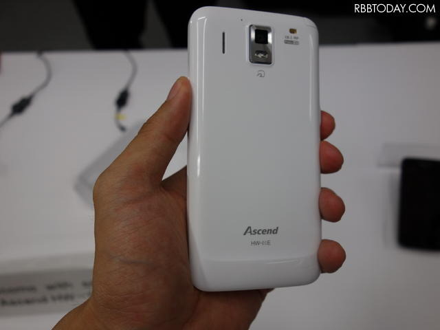 「docomo with series Ascend HW-01E」