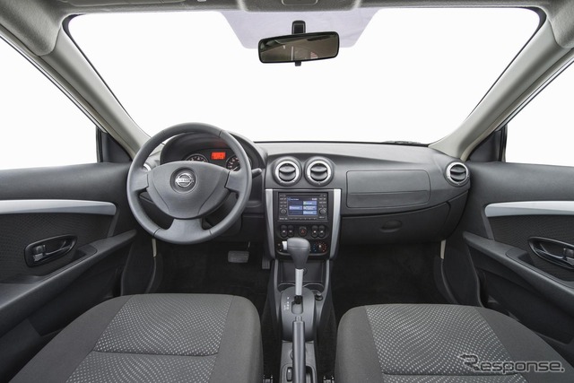 新型日産 アルメーラ