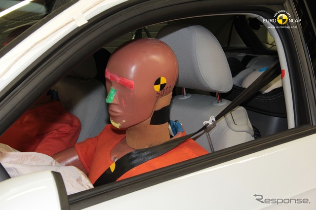ユーロNCAPの新型アウディA3の衝突テスト