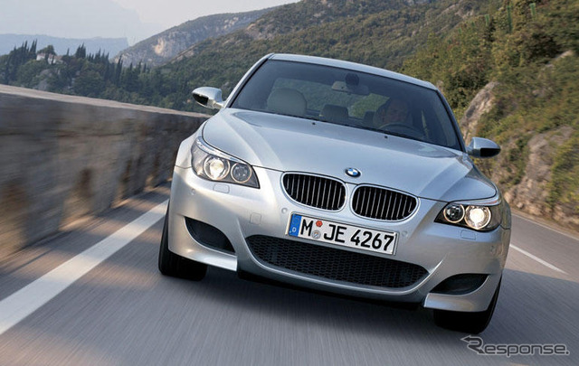 【パリモーターショー04】写真蔵…BMW M5が量産型として登場