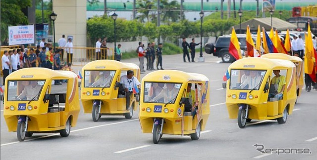 フィリピンの三輪タクシー「トライシクル」