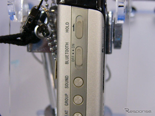 【CEATEC JAPAN2004】Bluetoothで電話ができる! ソニーMP3プレーヤー年内発売へ