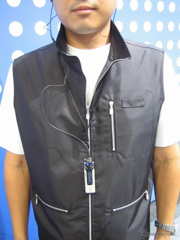 【CEATEC JAPAN2004】Bluetoothで電話ができる! ソニーMP3プレーヤー年内発売へ