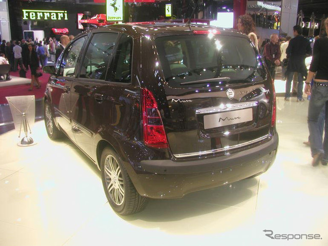 【パリモーターショー04】ランチア ムーザ…お洒落なMPV
