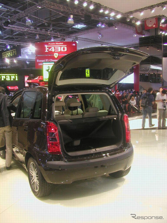 【パリモーターショー04】ランチア ムーザ…お洒落なMPV