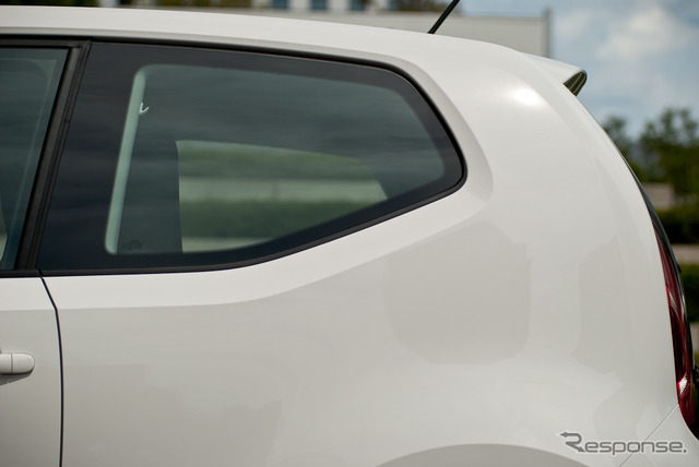 VW up!(アップ!)2ドアモデル:「move up!」