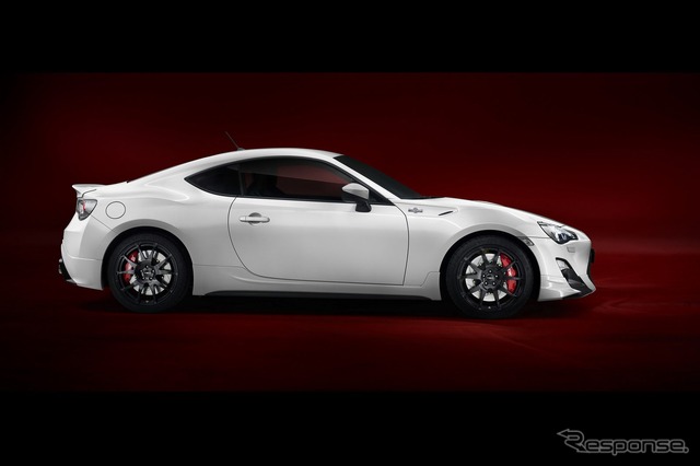 トヨタ GT86（日本名：86）のTRDパフォーマンスライン