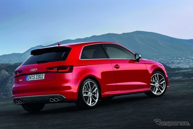 新型 アウディ S3