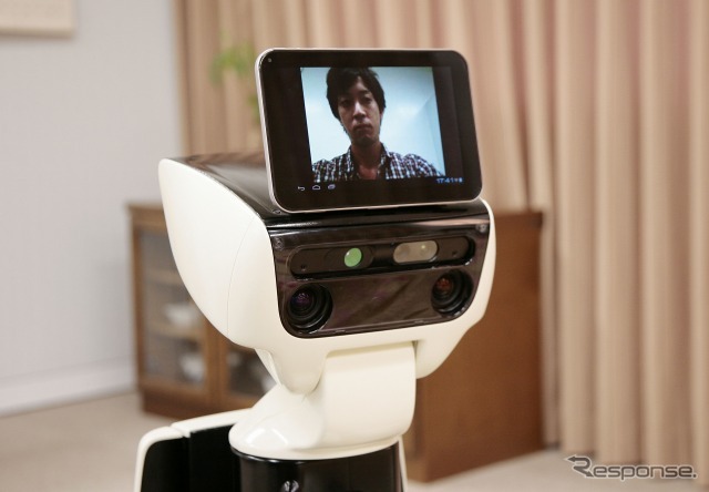 トヨタ自動車が開発した生活支援ロボット(HSR)