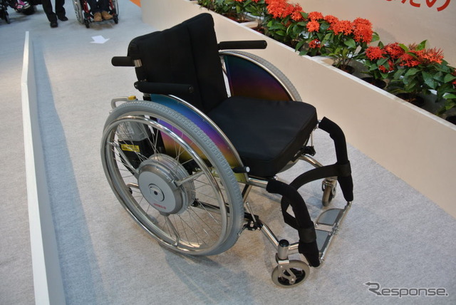 ヤマハ発動機 JWX-2を装着した車いす
