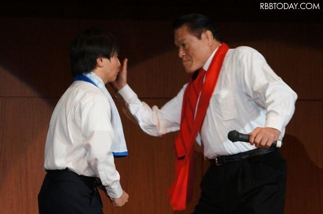 猪木氏による闘魂注入