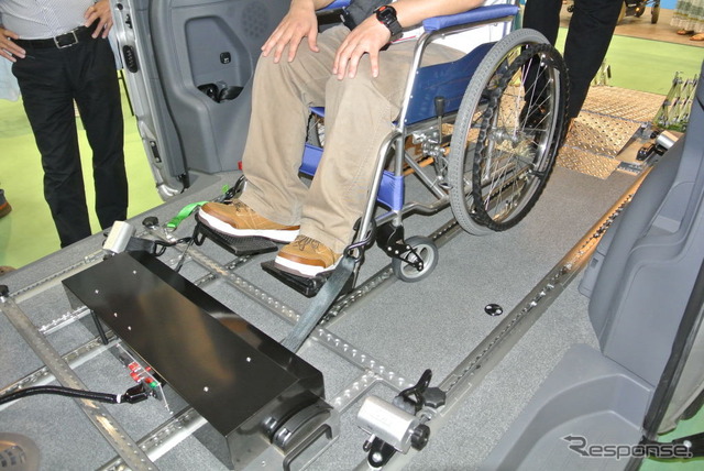 ベルト式電動ウインチ