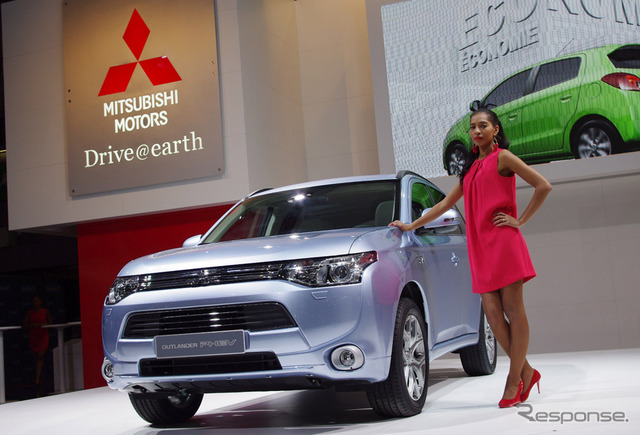 三菱 アウトランダーPHEV(パリモーターショー12)