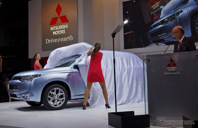 三菱 アウトランダーPHEV(パリモーターショー12)