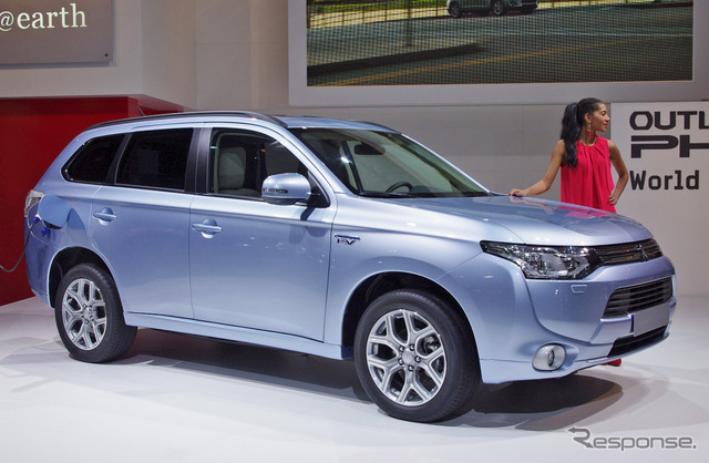 三菱 アウトランダーPHEV(パリモーターショー12)