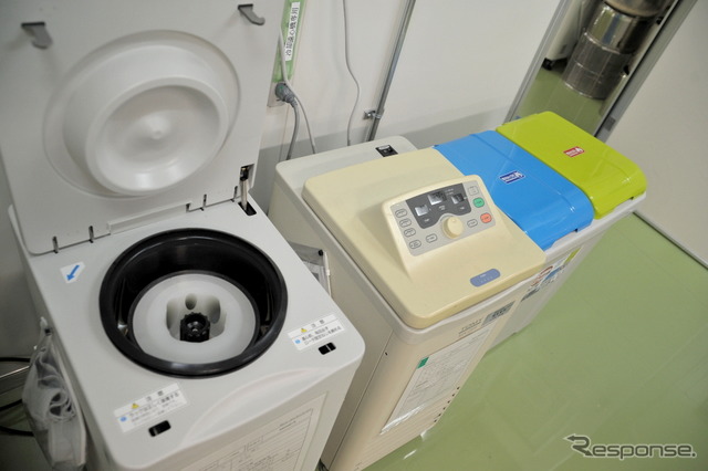 天然ゴム実験棟内部