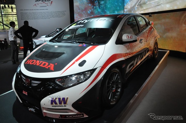 ホンダ・シビックWTCC(パリモーターショー12)