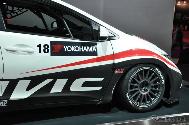 ホンダ・シビックWTCC(パリモーターショー12)