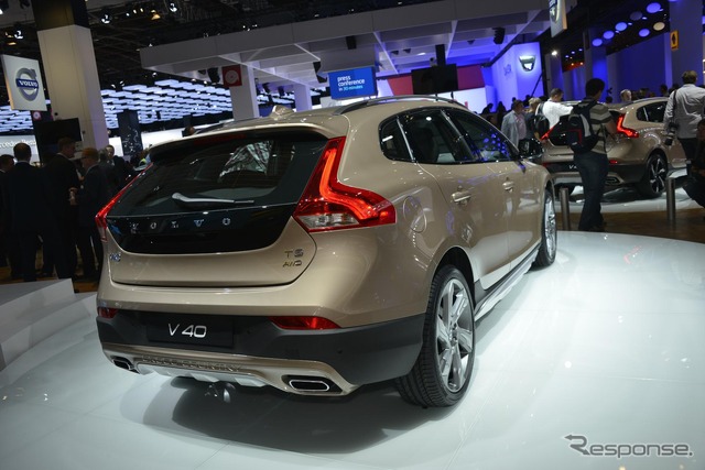 ボルボ V40 クロスカントリー(パリモーターショー12)